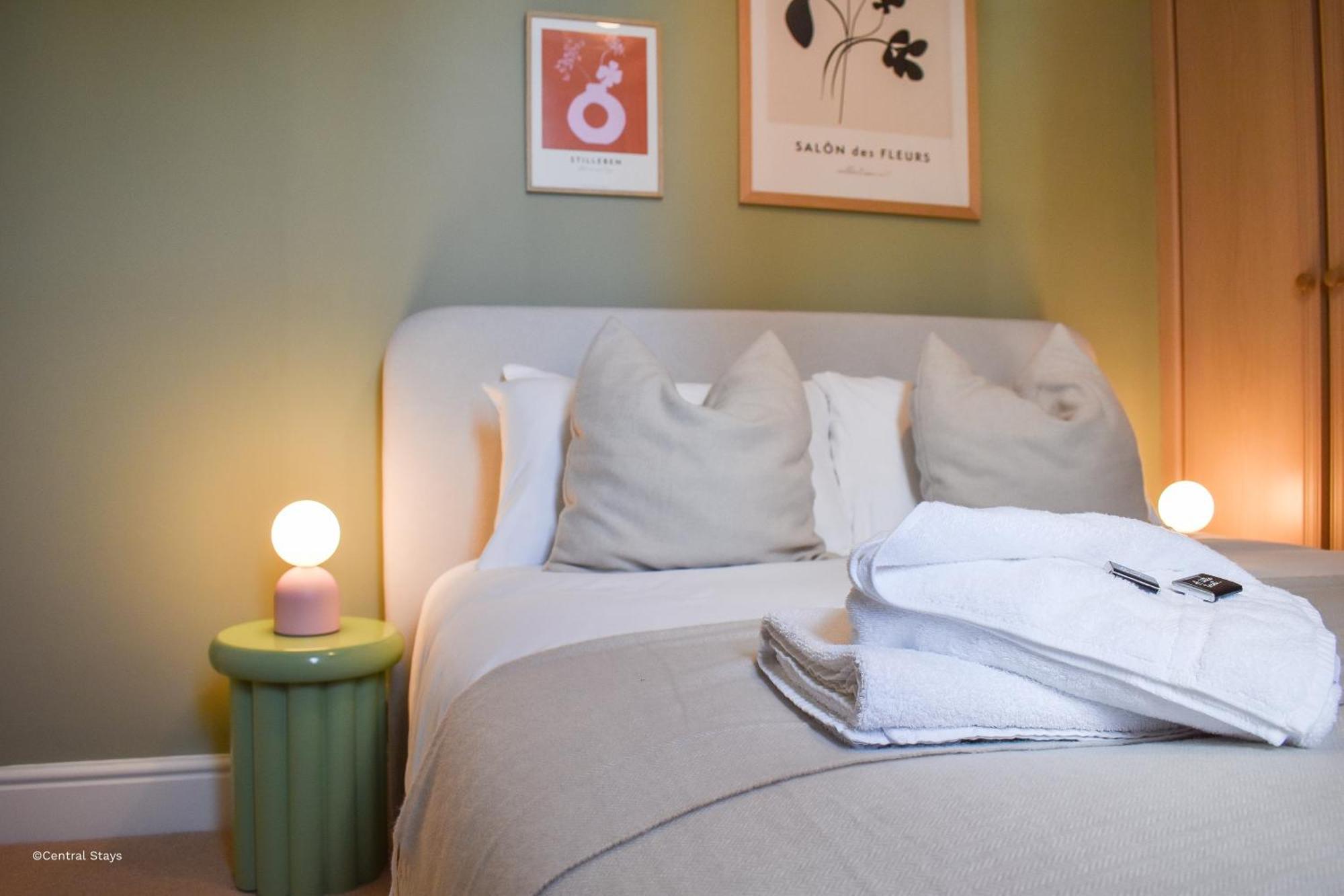 Central Stays - Luxury Central Townhouse - With Free Parking Chester Exterior photo